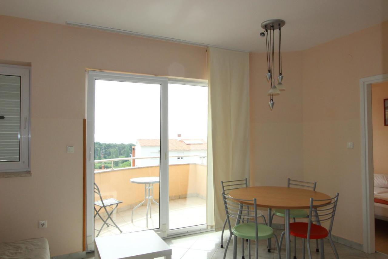 Apartments Miriam Premantura Exterior photo