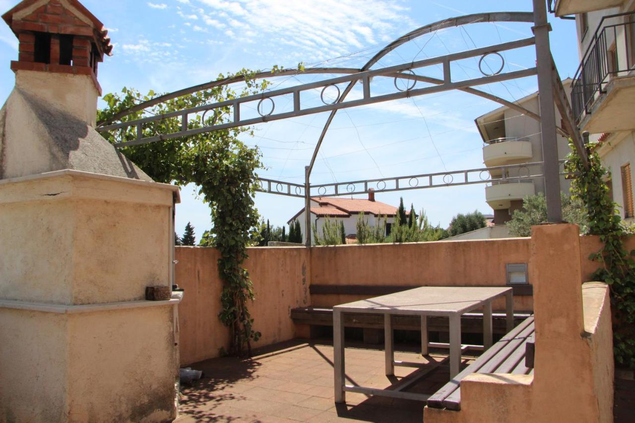 Apartments Miriam Premantura Exterior photo